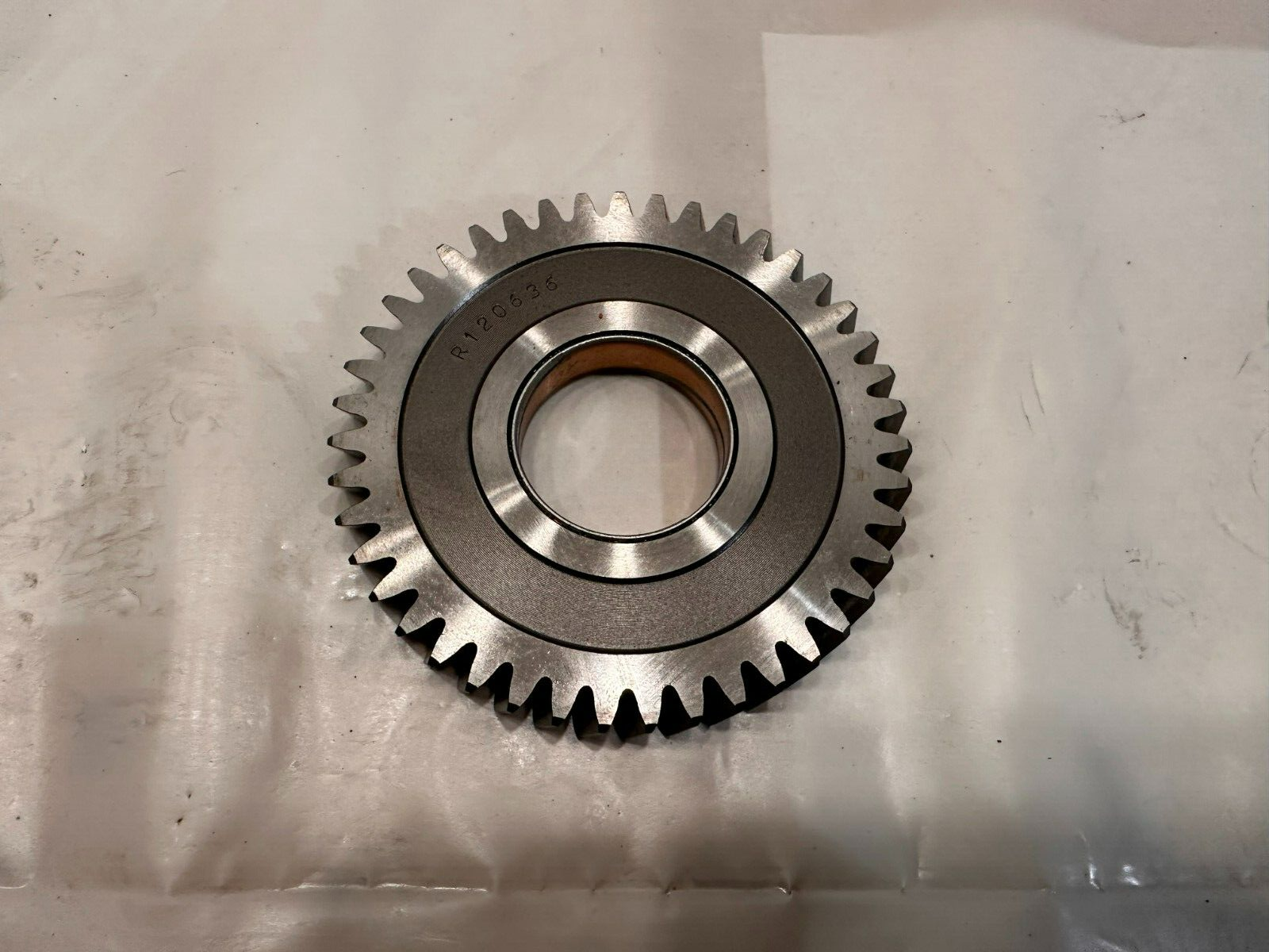 John Deere 6068HF DIESEL ENGINE TIMING Idler Gear R120636 OEM