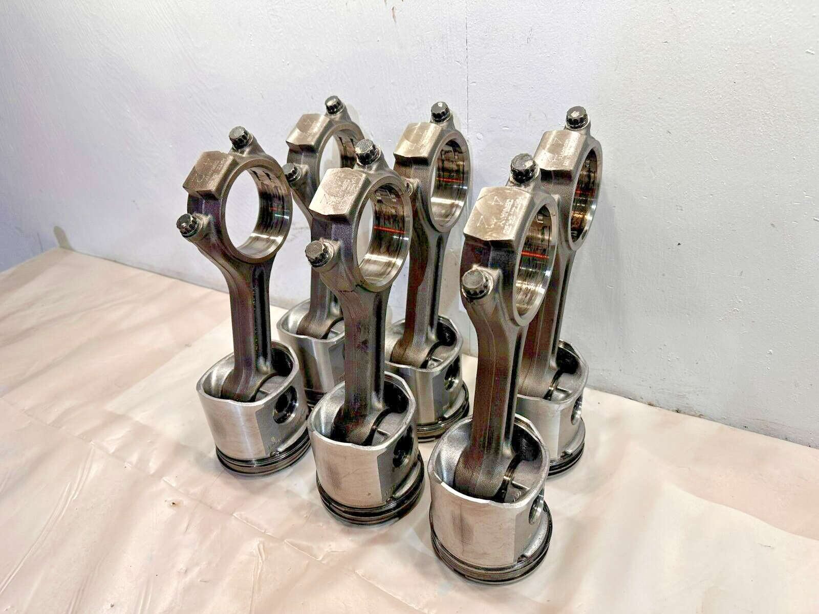 SET of 6 JOHN DEERE 6068 RE55512  RE509540 RE505102 with Connecting Rod R500335