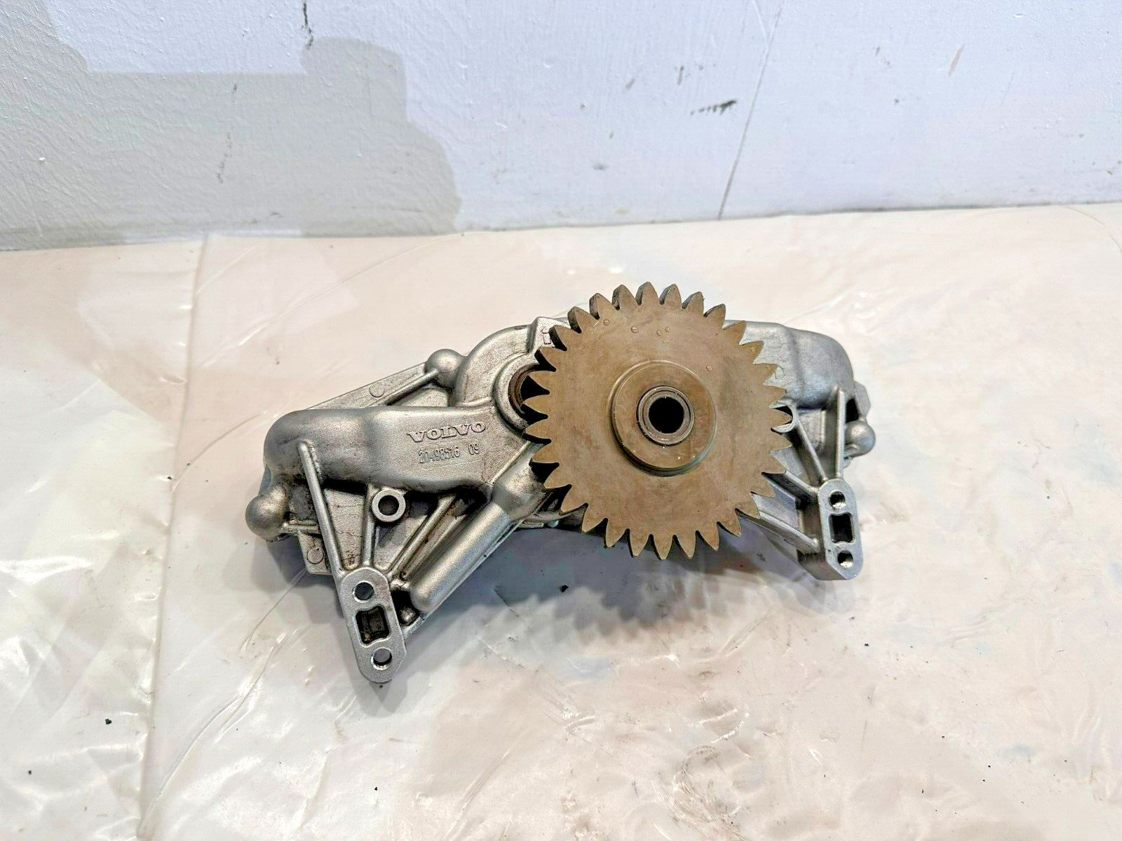 Volvo D13 Diesel Engine Oil Pump 20498516 OEM 20824908