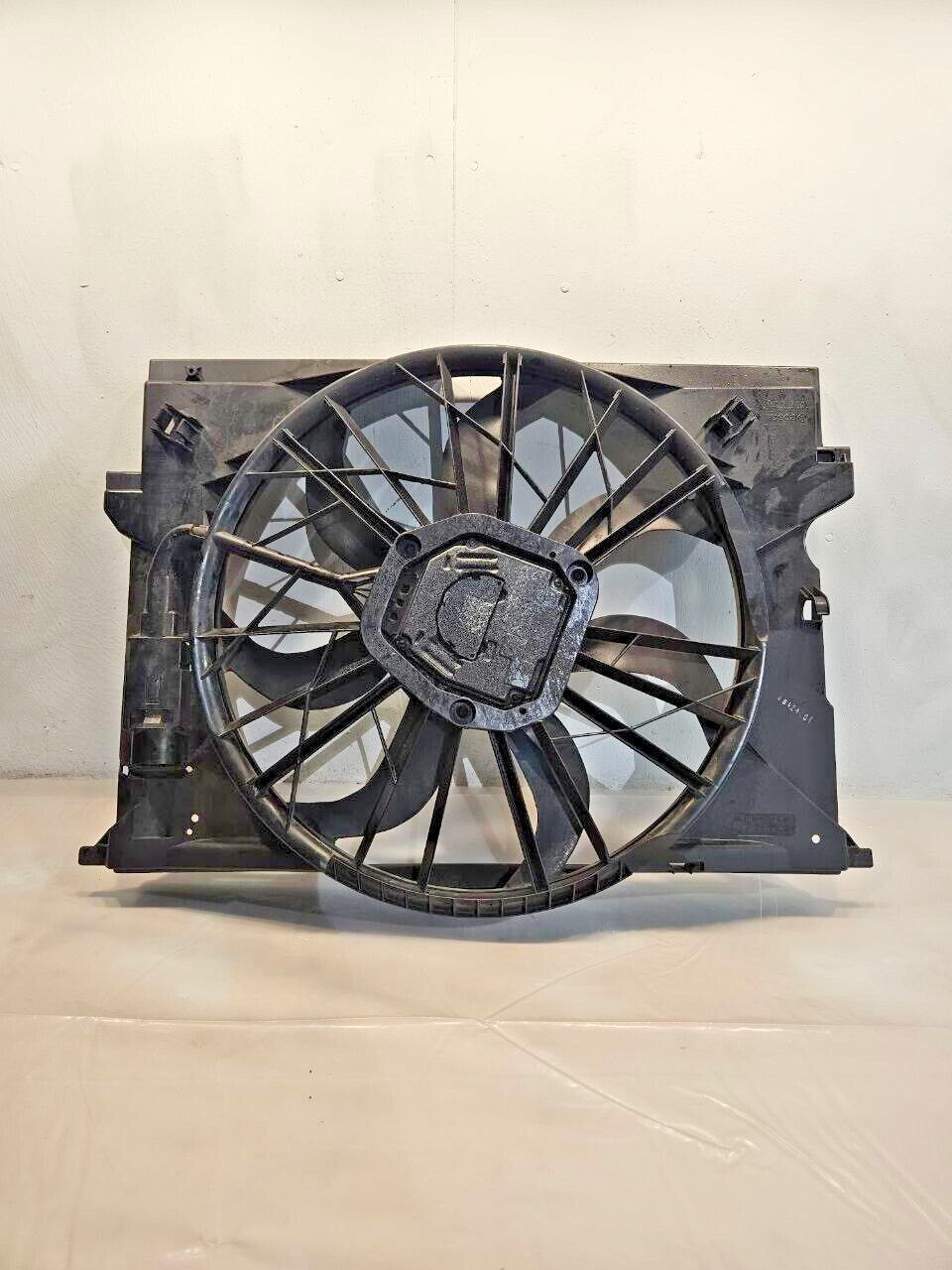 2003-11 Mercedes E320 E350 CLS500 Engine Motor Cooling Radiator Fan Shroud OEM