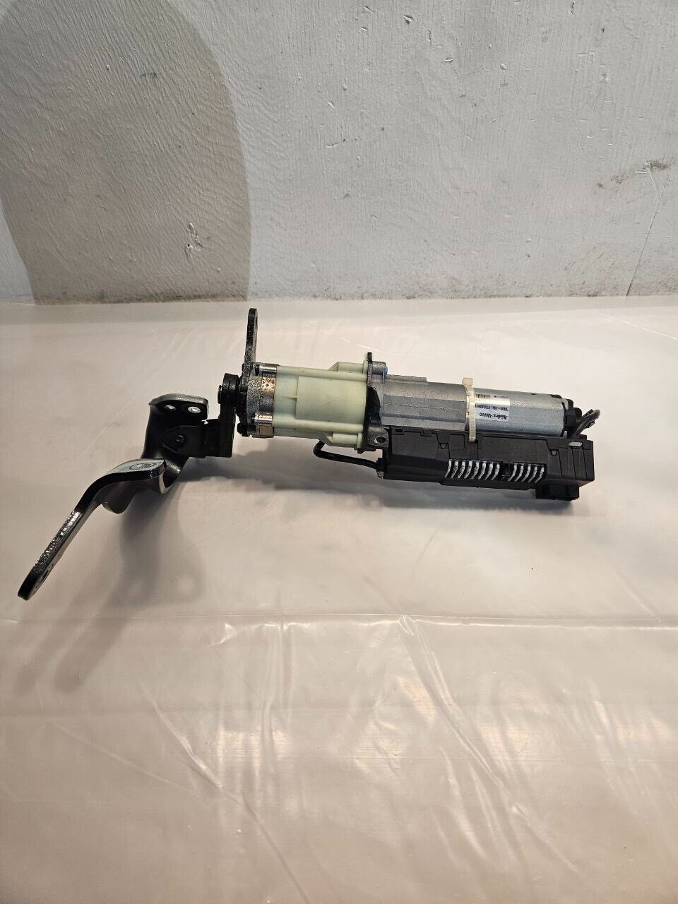 2007-2010 Audi Q7 Rear Left Driver Trunk Hatch Lift Motor Drive Unit 4L0827851C