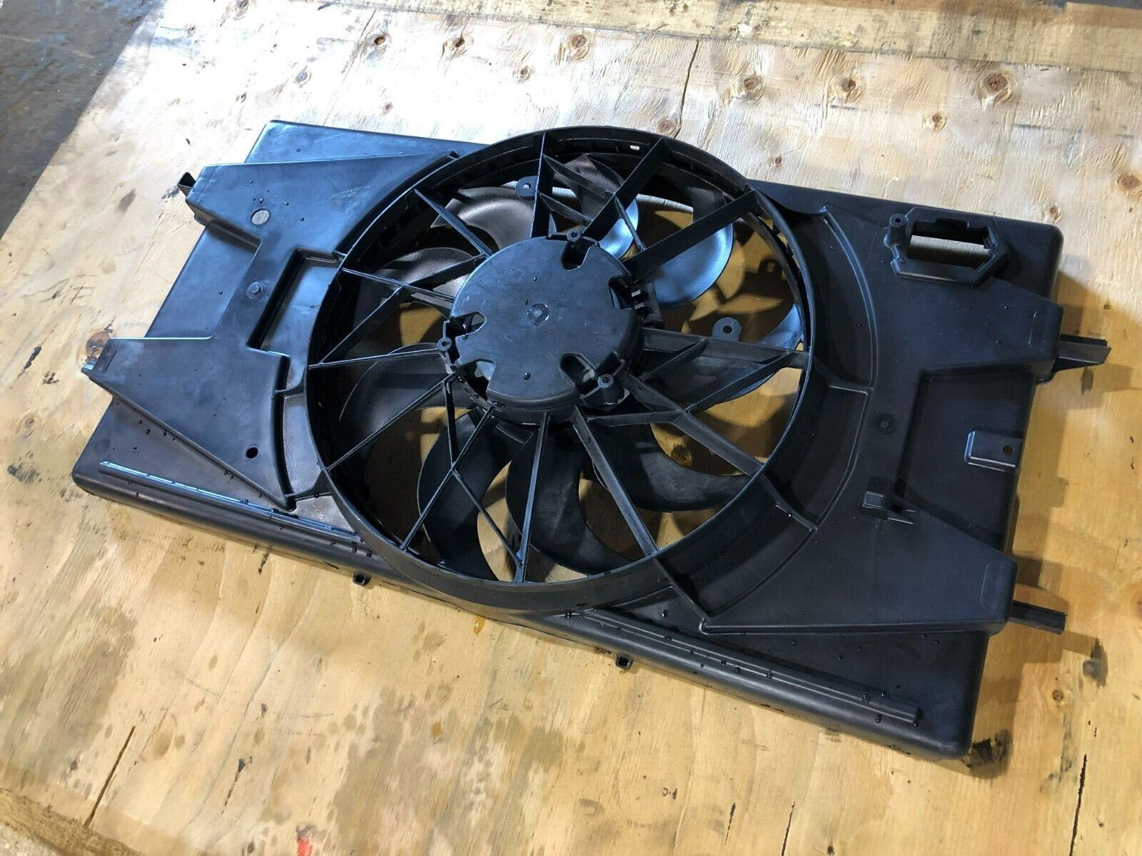 2009 PONTIAC G5 COUPE 2.2L I4 FRONT RADIATOR COOLING FAN MOTOR OEM