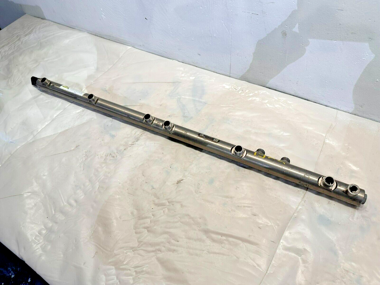 2011 Detroit DD15 Engine Fuel Rail A4720780145 OEM