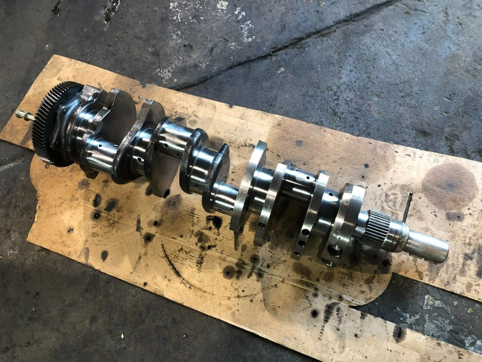 Detroit Diesel 8V92 Engine Crankshaft 5101588 OEM Reman