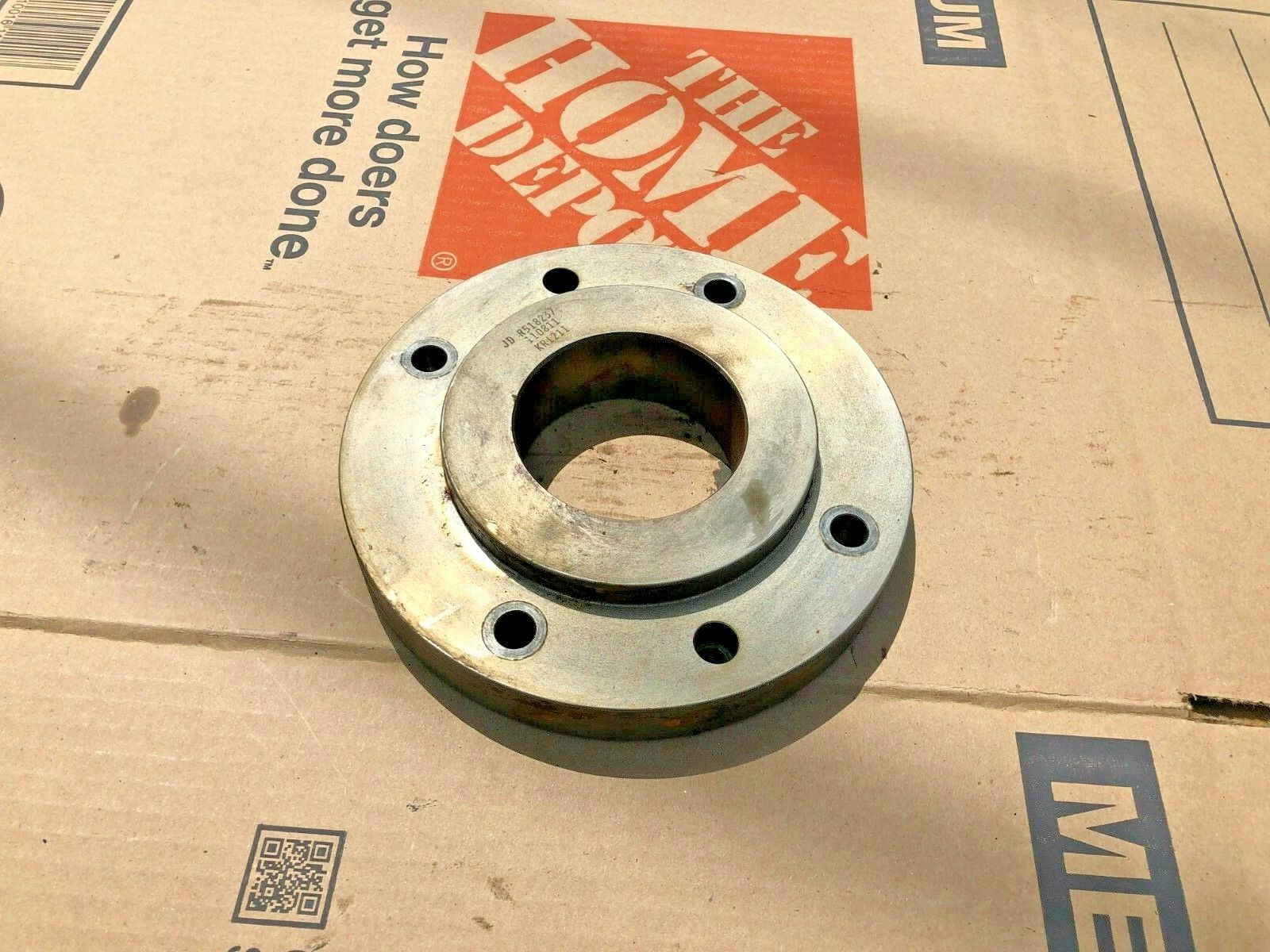 John Deere 6068 Diesel Engine Bearing Housing Balancer R518237 OEM