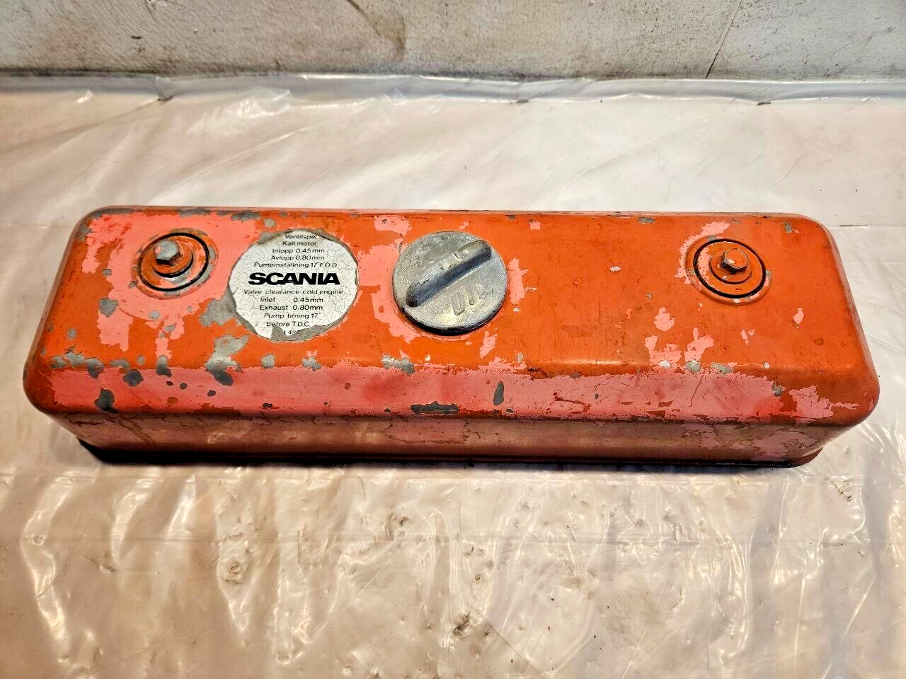 SCANIA DSC11 2 3-Series Diesel Engine Cylinder Head Valve Cover 305977 OEM