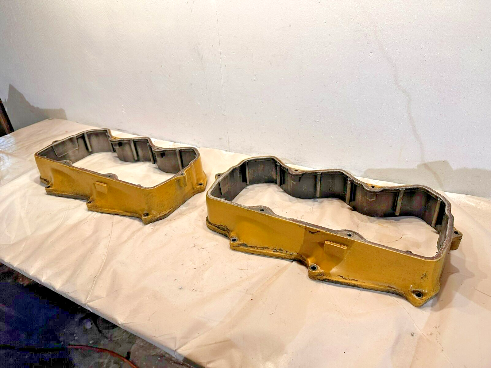 Set of 2 CAT 3406B Caterpillar Diesel Engine Rocker Housing 7C0061 OEM