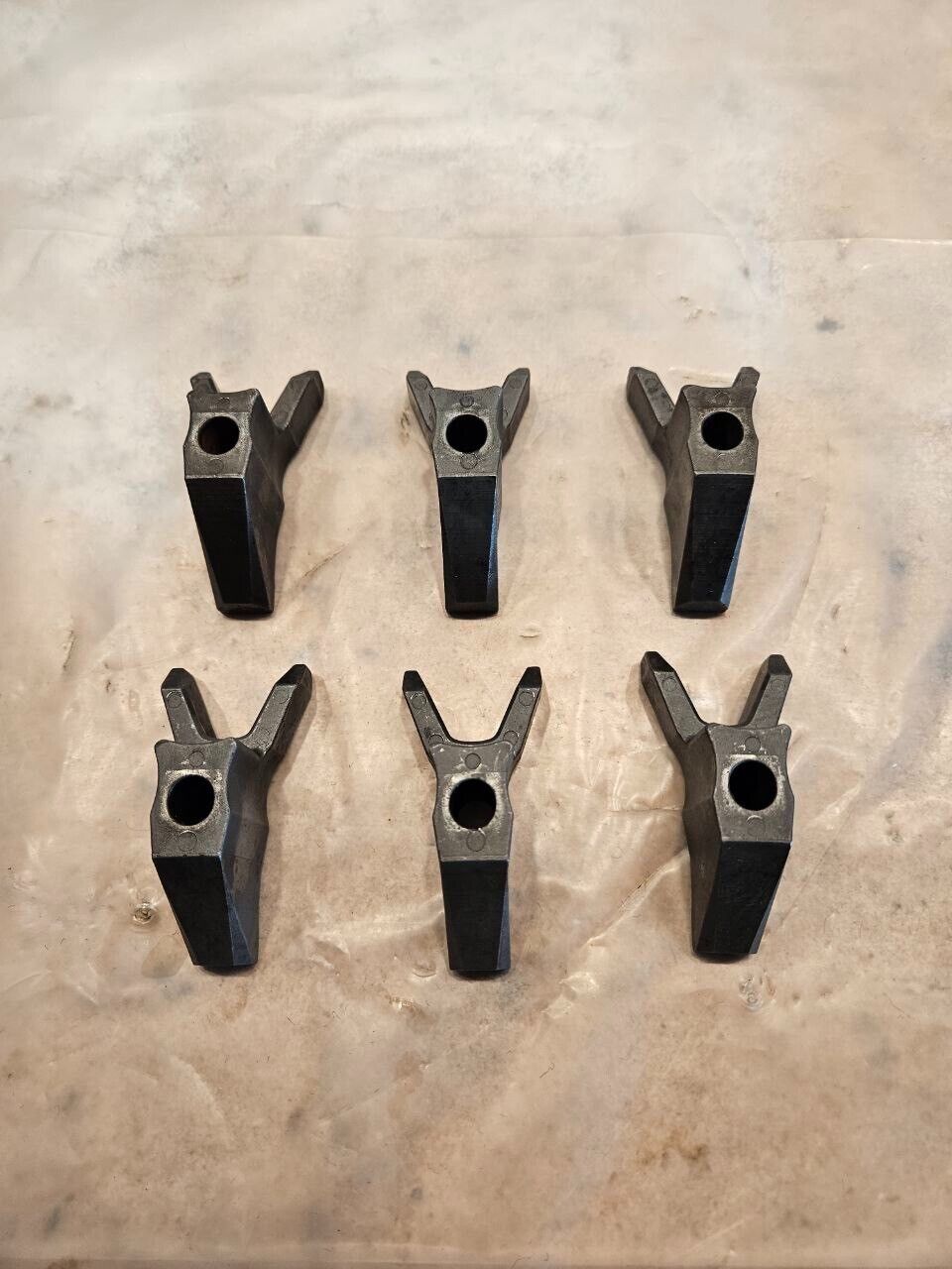 Set of 6 Caterpillar C-15 Fuel Injector Hold Down Clamps 6I0213