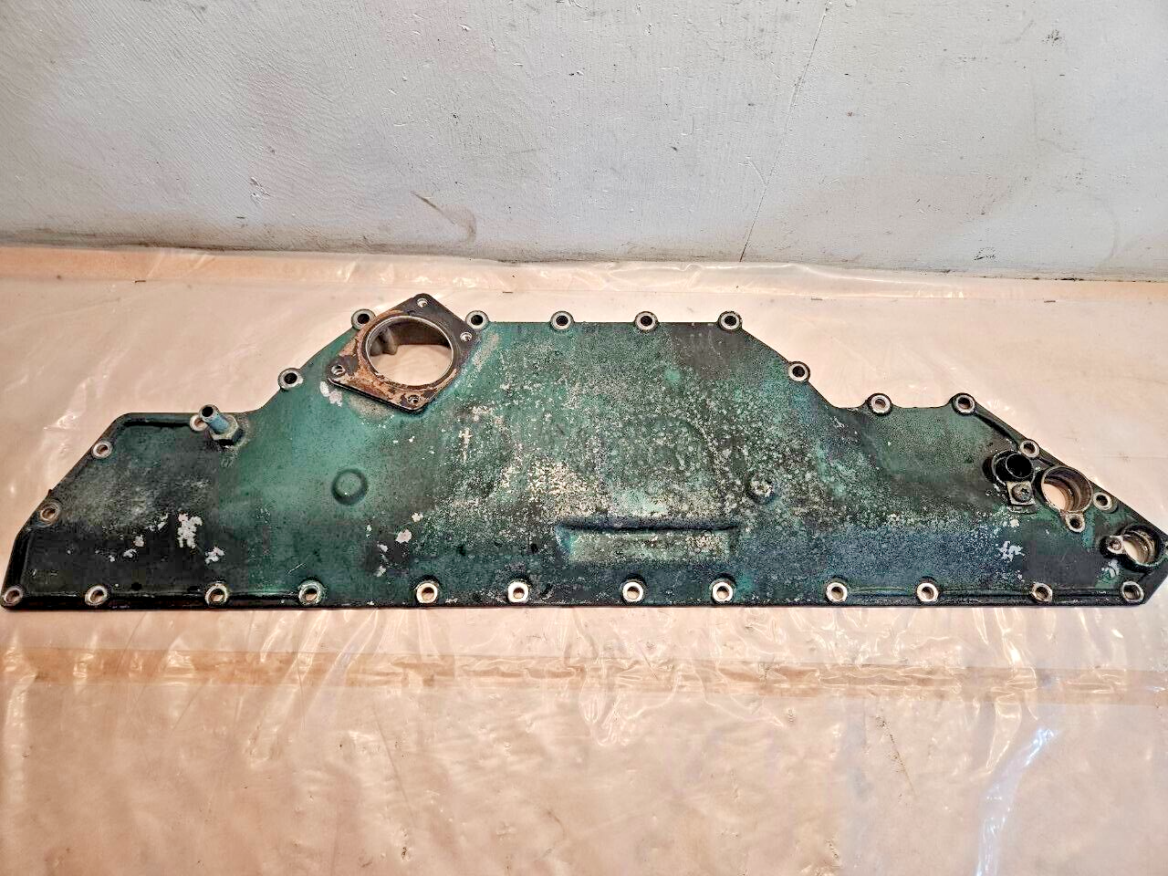 2006 VOLVO D12 DIESEL ENGINE OIL COOLER COVER HOUSING 8148322 OEM  21328908