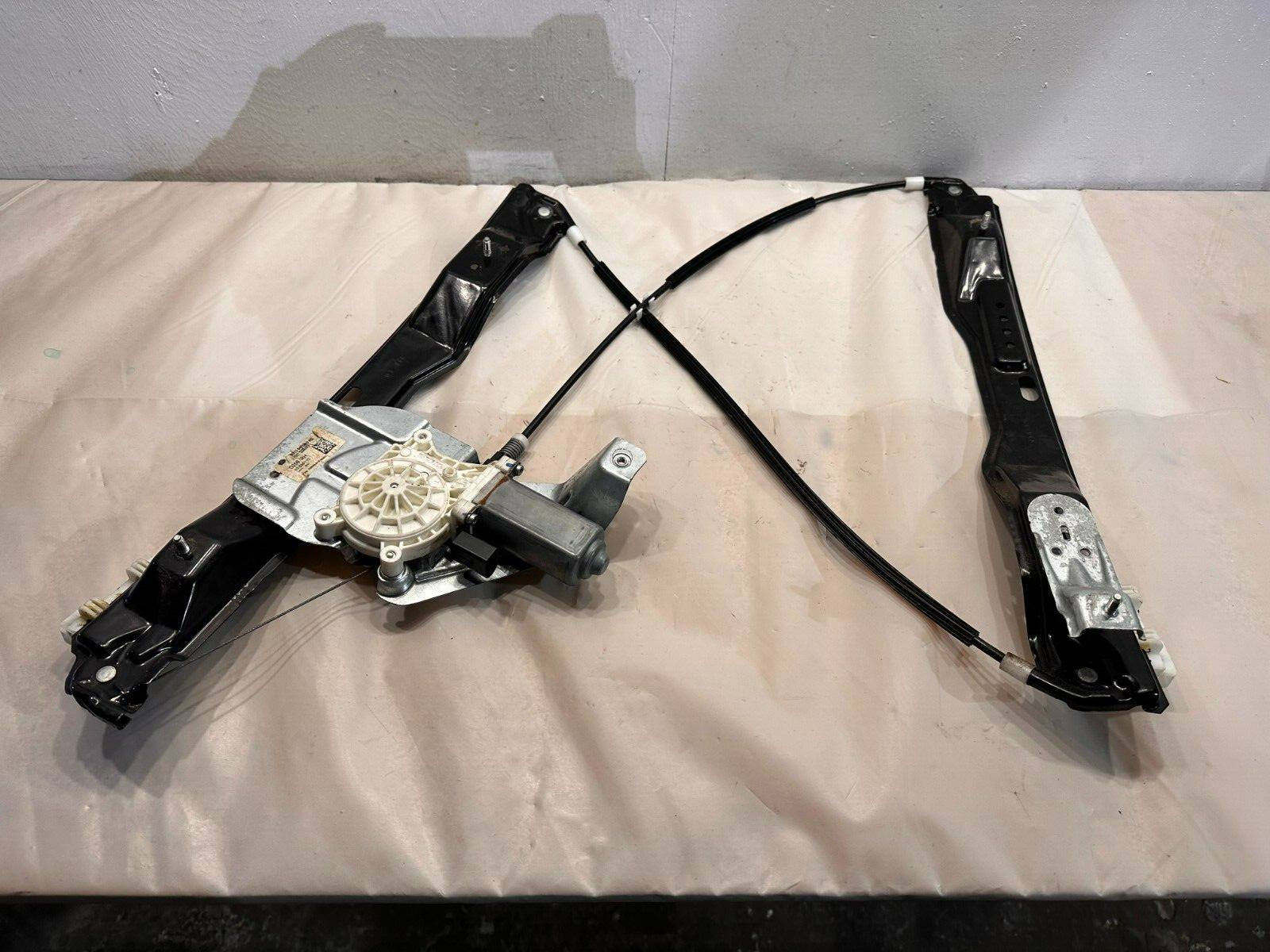 2010-2018 Ford Taurus Front Window Regulator w/ Motor RH  AG135423200BD OEM