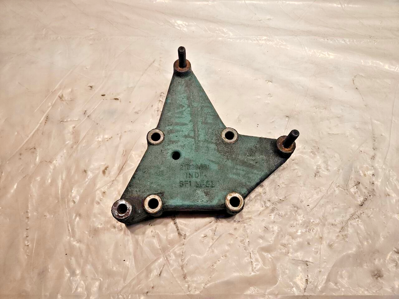 2011-2023 VOLVO D13 12.8L ENGINE FAN CLUTCH MOUNT BRACKET 21399481 OEM