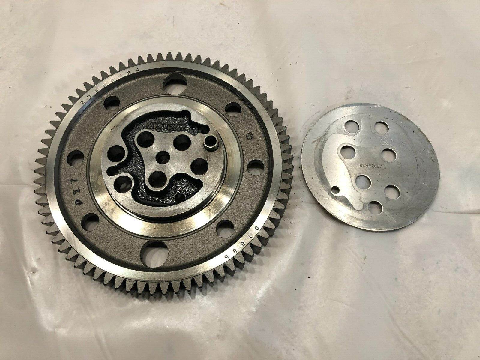 2017 Volvo D13 Diesel Engine Idler Gear with Hub 20850724 OEM