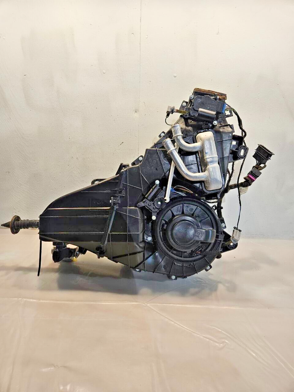 AUDI Q7 4L 2007-2015 INTERIOR REAR HEATER FAN BLOWER MOTOR BOX 4L0820004D