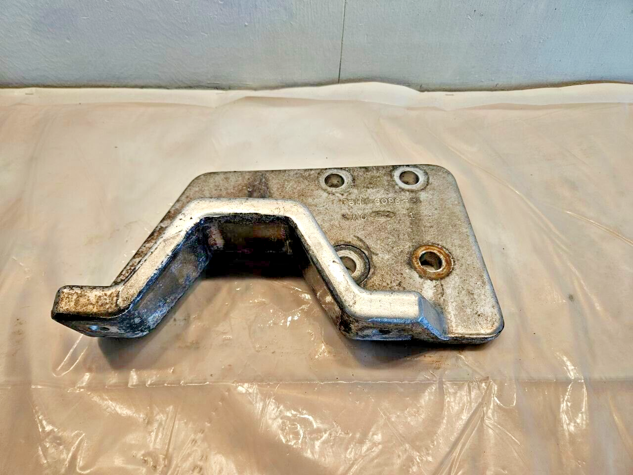 CAT C12 DIESEL ENGINE MOUNT ENGINE REAR 3685582 F6HT6096EA OEM