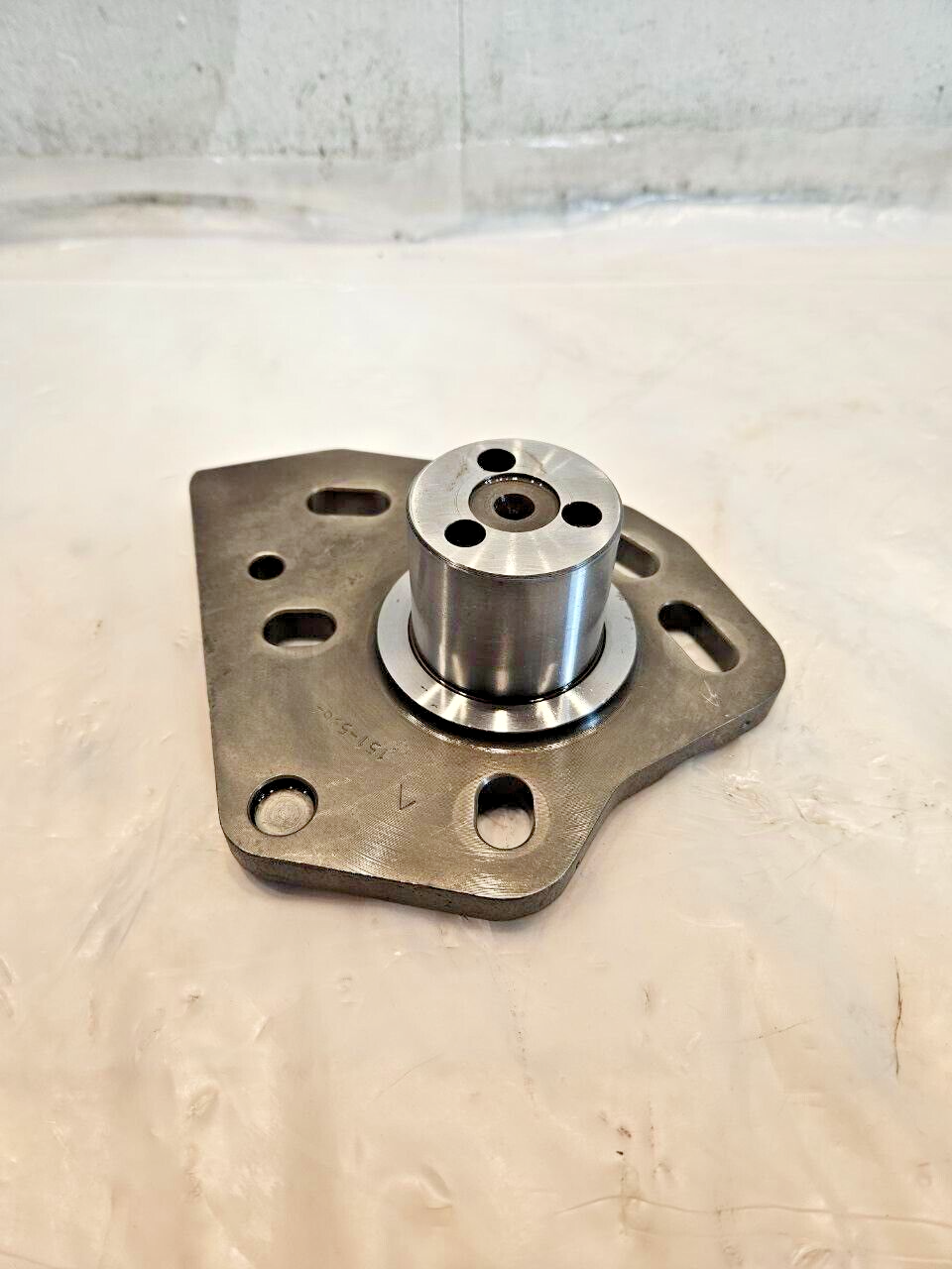 CATERPILLAR CAT C15 DIESEL ENGINE FRONT GEAR STUB SHAFT 151-5964 OEM