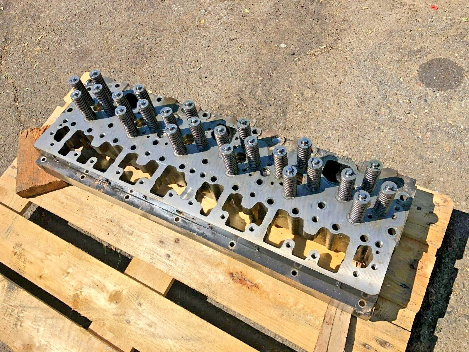 Cummins M11 ISM11 QSM11 Diesel Engine Cylinder Head 3103608 OEM