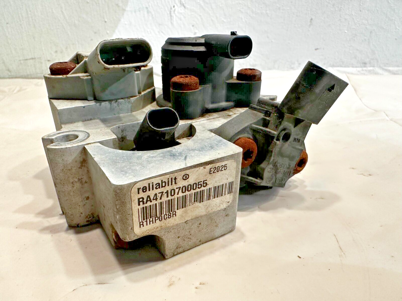 Detroit DD15 DD13 Diesel Engine Fuel Dozer Valve Assembly RA4710700055 OEM