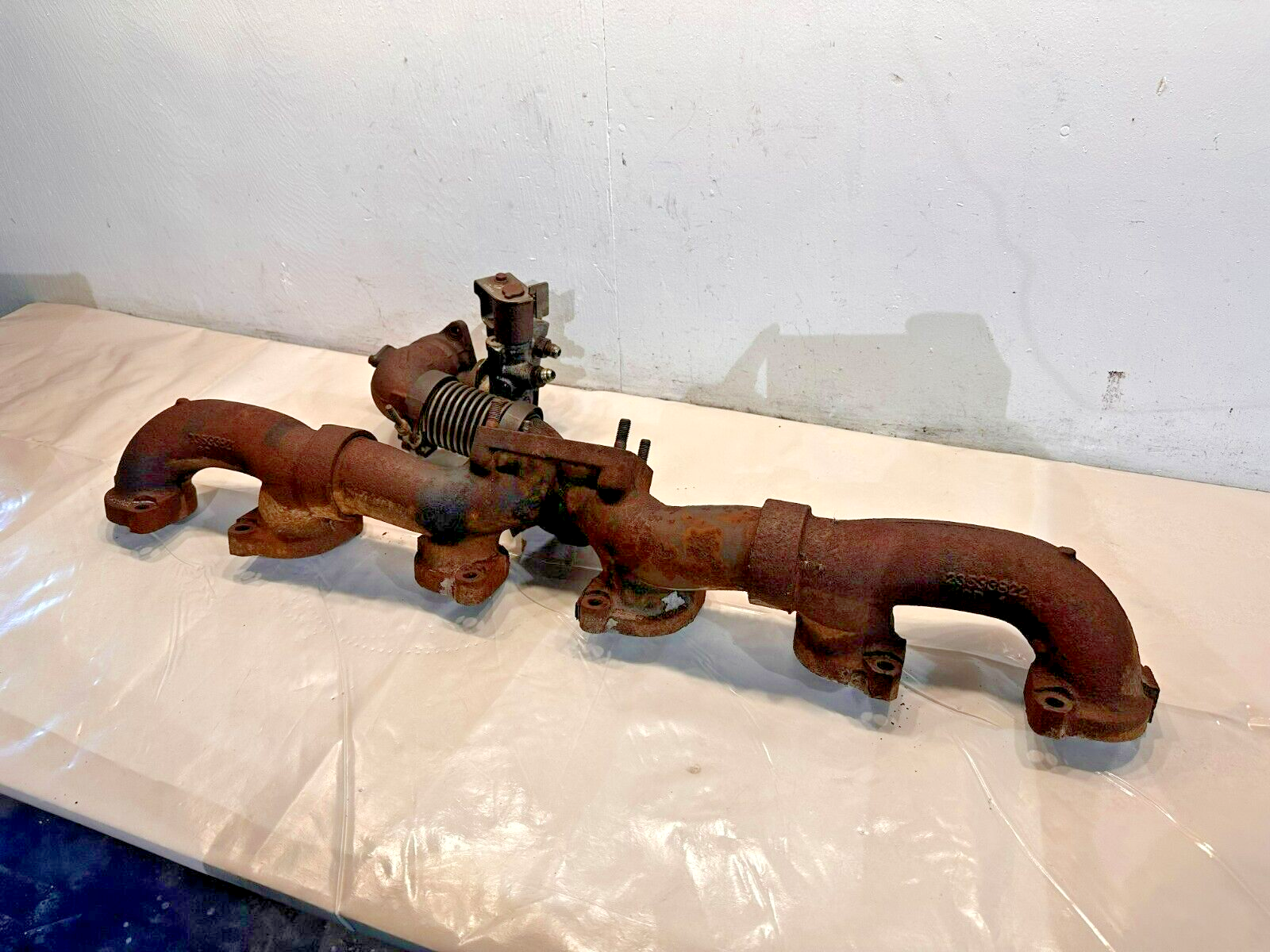 Detroit Diesel Series 60 12.7 Exhaust Manifold with EGR Valve 23535684 OEM