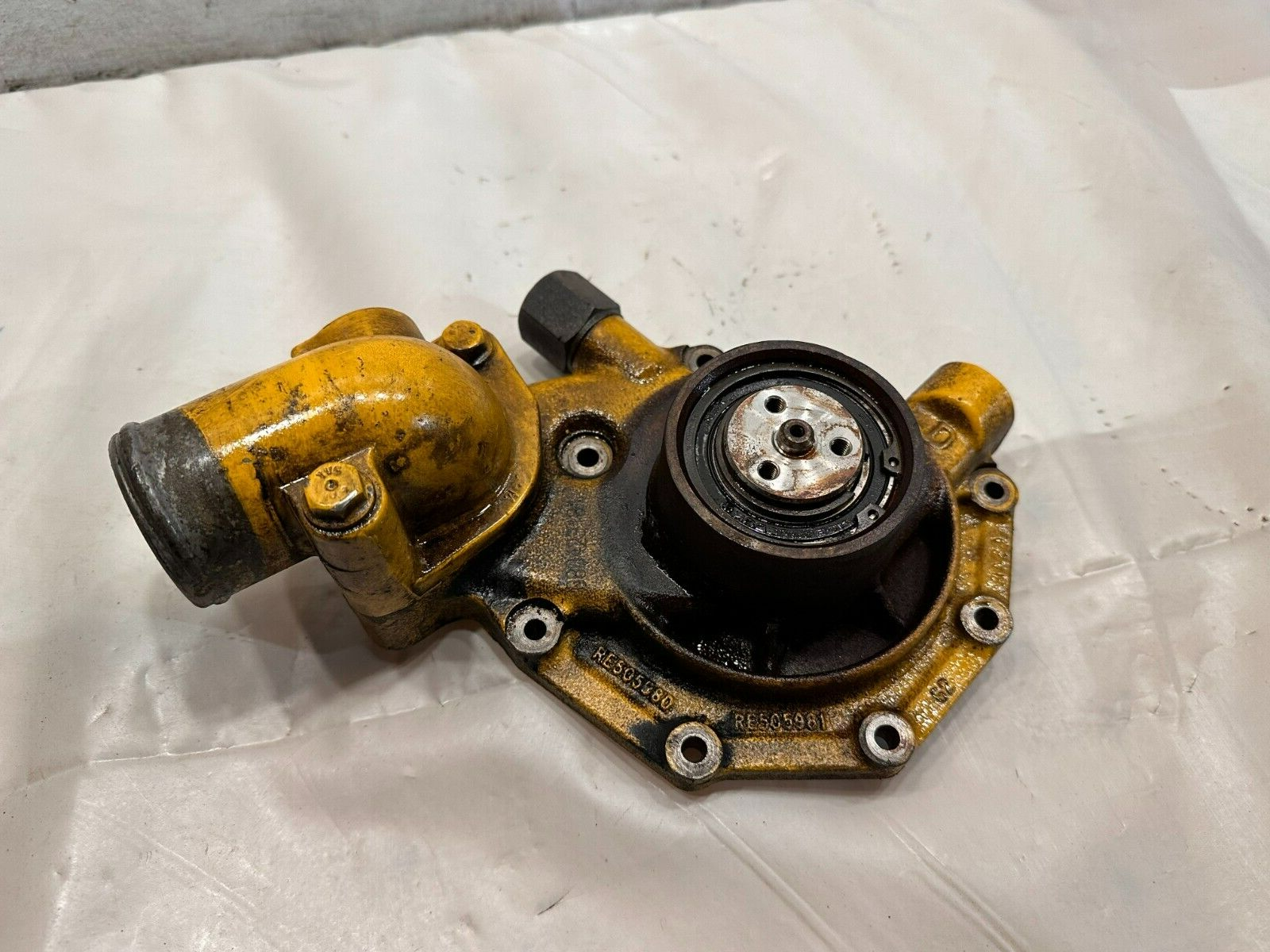 Genuine John Deere 6068 Diesel Engine Water Pump RE515314 RE505981 RE505980 OEM