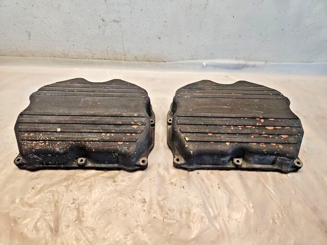 Set of 2 CAT C12 Diesel Engine Valve Covers 132-9827 OEM