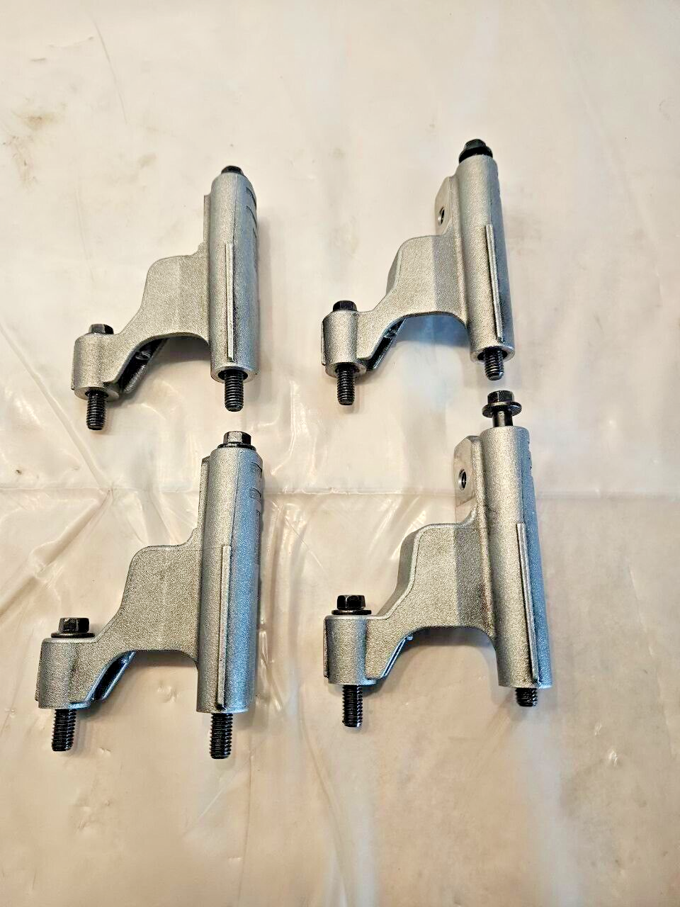 Set of 4 Volvo D13 Diesel Engine Fuel Rail Holder brackets 21743254 OEM