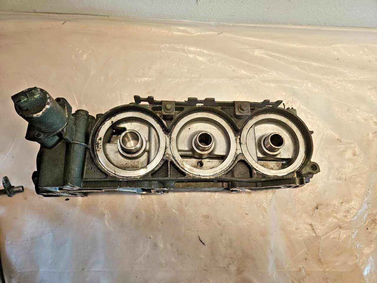 VOLVO D13 DIESLE ENGINE OIL FILTER HOUSING 21304735 OEM