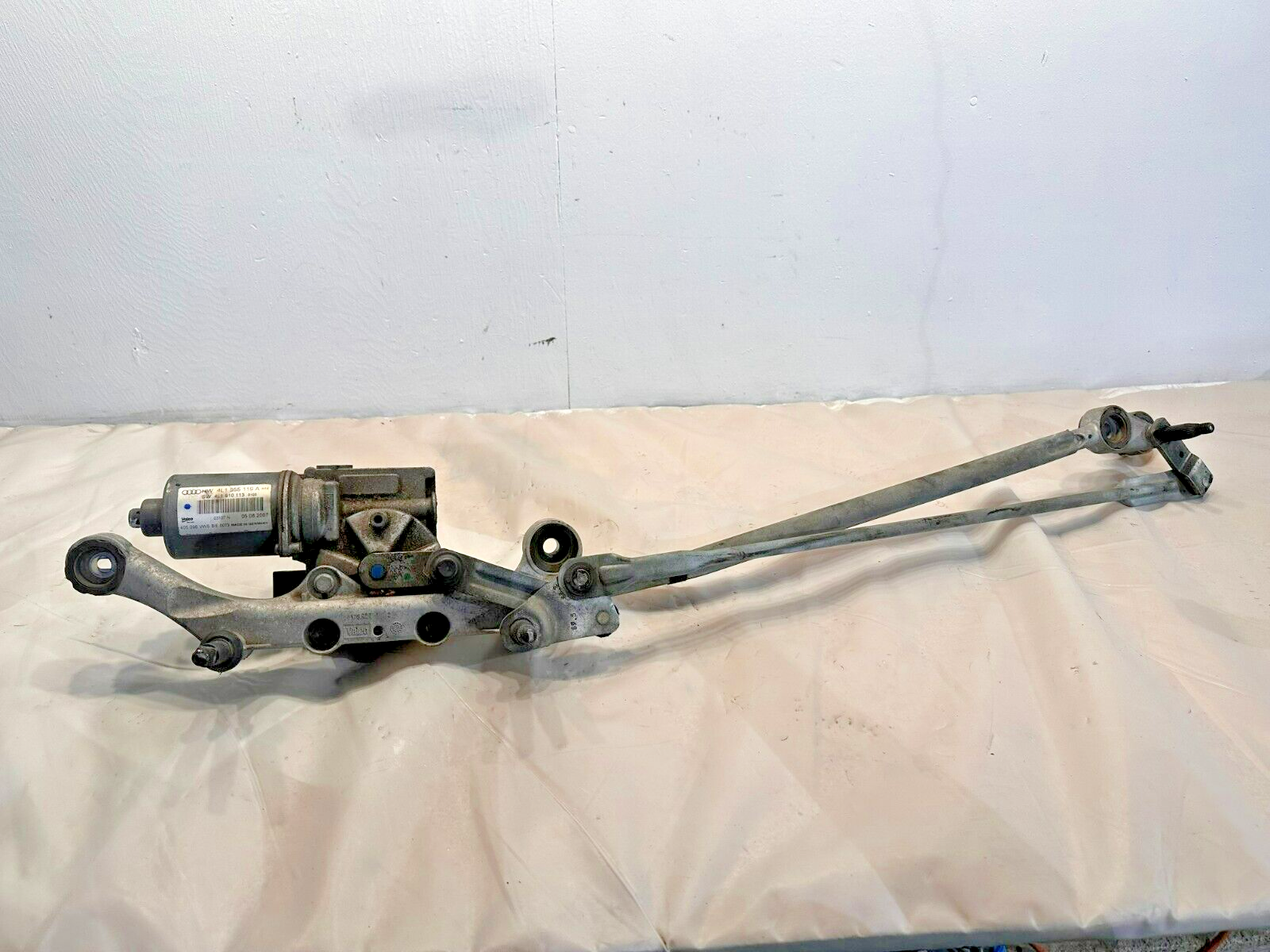 2007-2015 AUDI Q7 (4L) FRONT WINDSHIELD WIPER MOTOR OEM 4L1955119A
