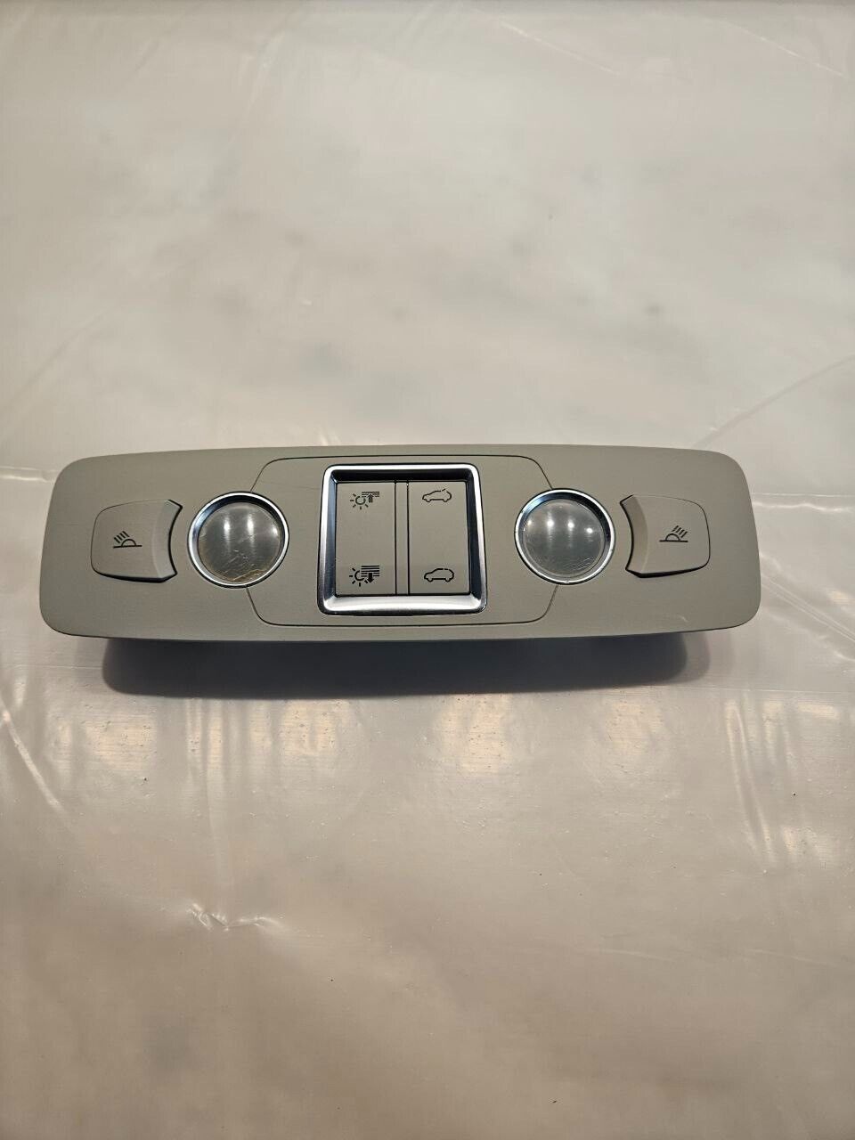 2007 – 2015 Audi Q7 4L Roof Console Dome Reading Lamp Light Upper 4L0947112A OEM