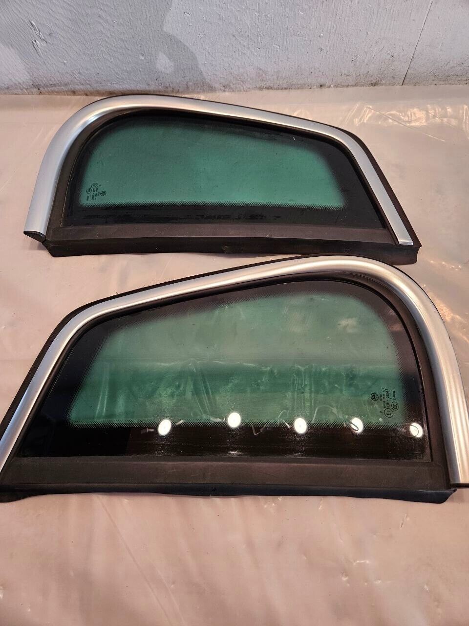 2009-2017 Volkswagen Tiguan Quarter Window Glass Rear Right Left Passenger OEM