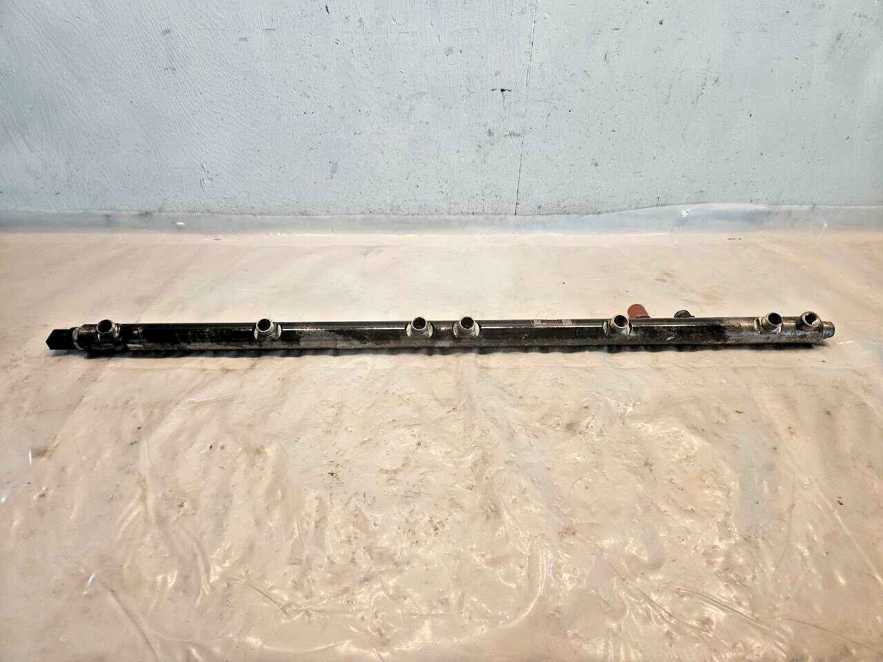 2011 – 2013 Detroit Diesel DD15 Engine Fuel Distributor Rail A4720780245 OEM