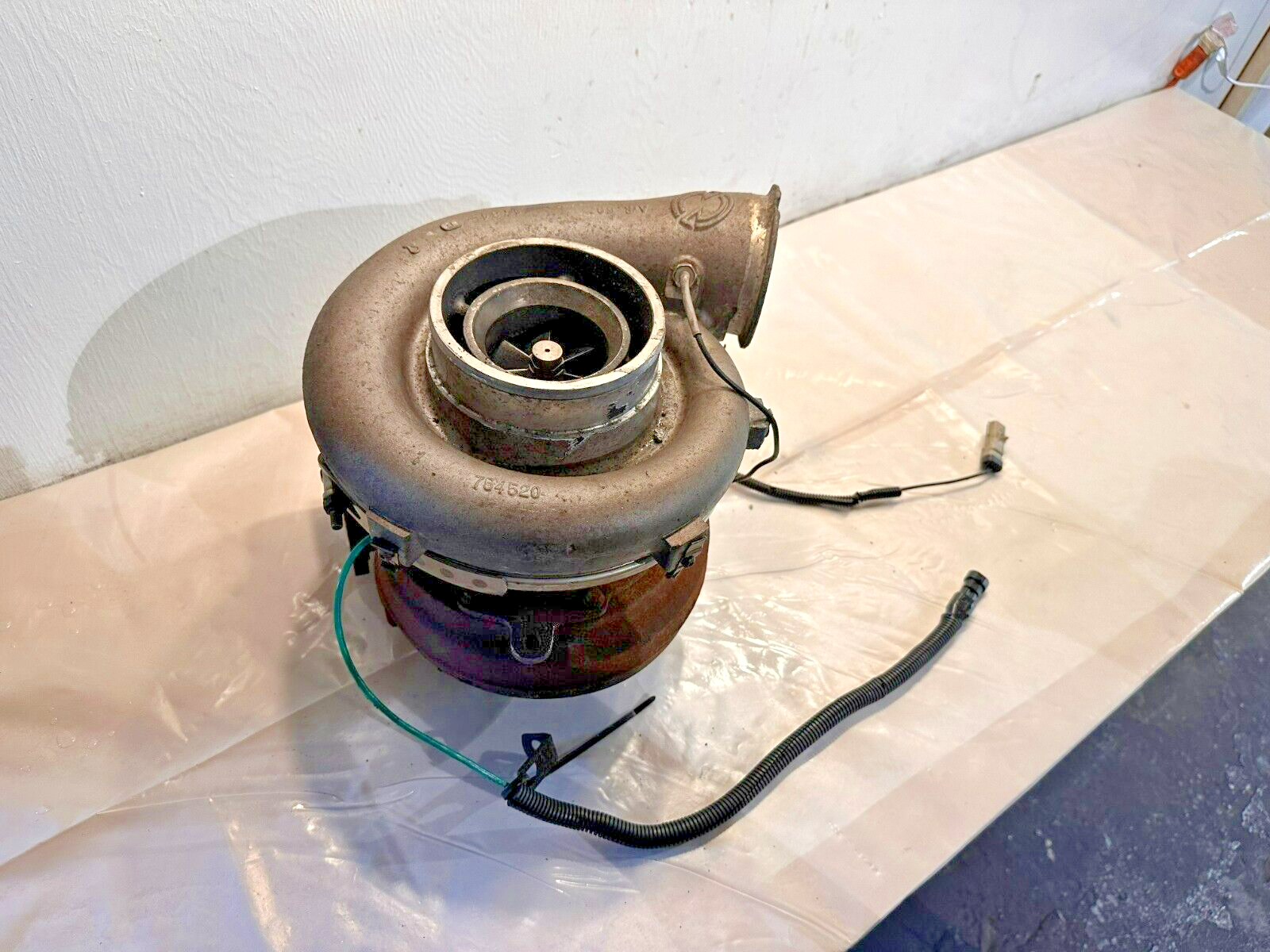 AS IS 12.7 Detroit Diesel Series 60 Genuine Garrett TMF55 Turbo Turbocharger OEM