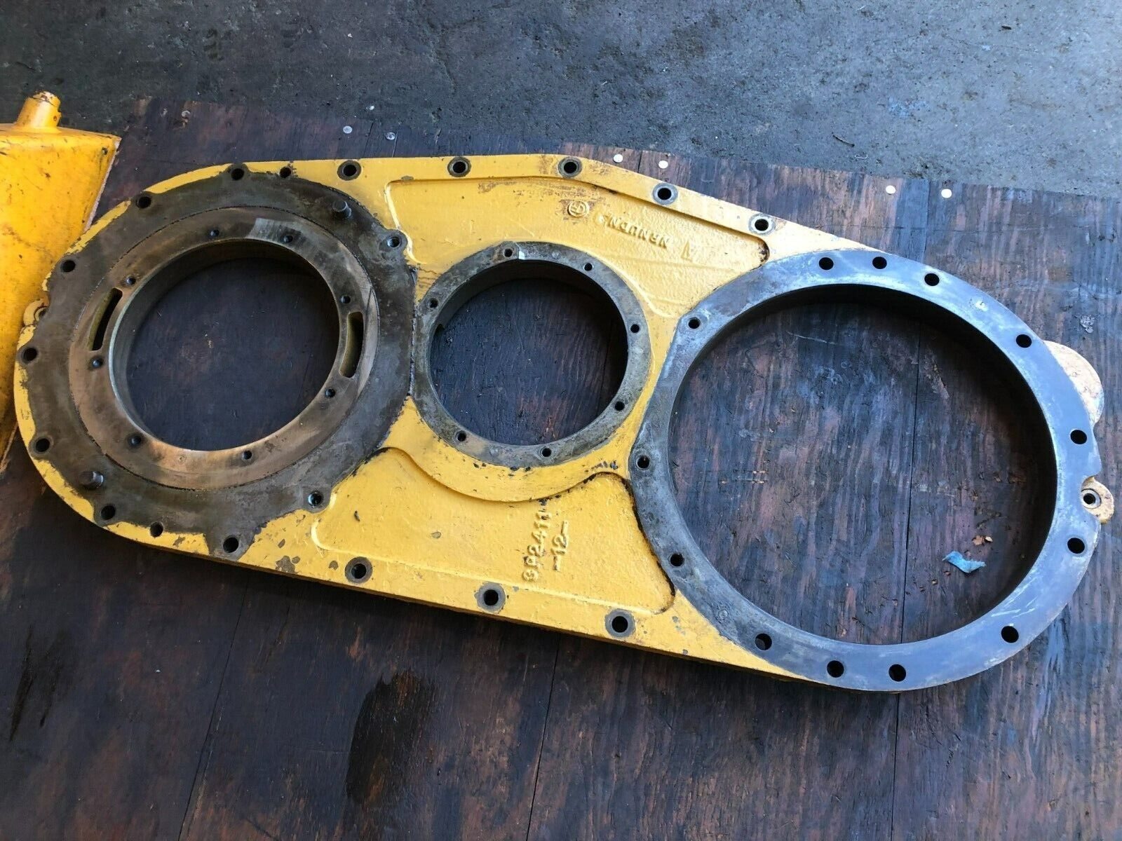 CAT 3406B Caterpillar GEAR COVER HOUSING ADAPTER PLATE 3P2411 OEM