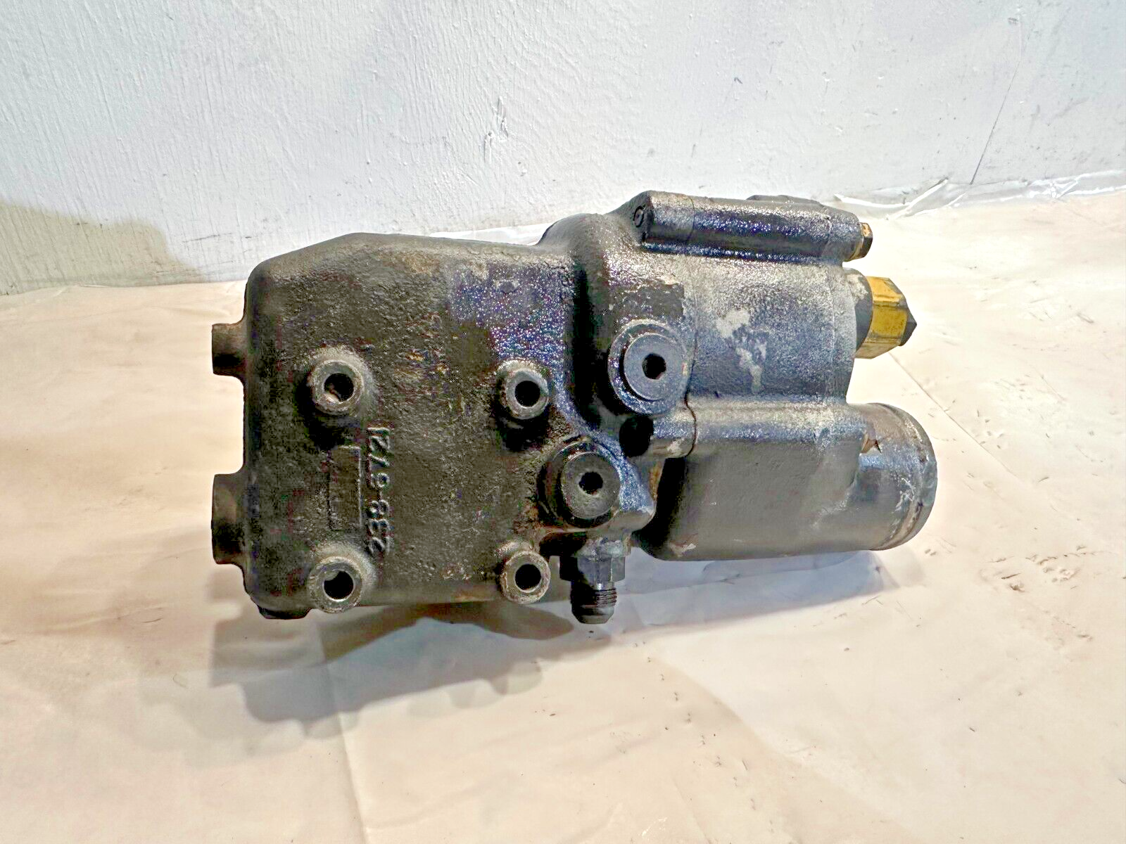 CAT C-13 KCB Diesel Engine Complete Thermostat Housing 238-6721 OEM 2386722