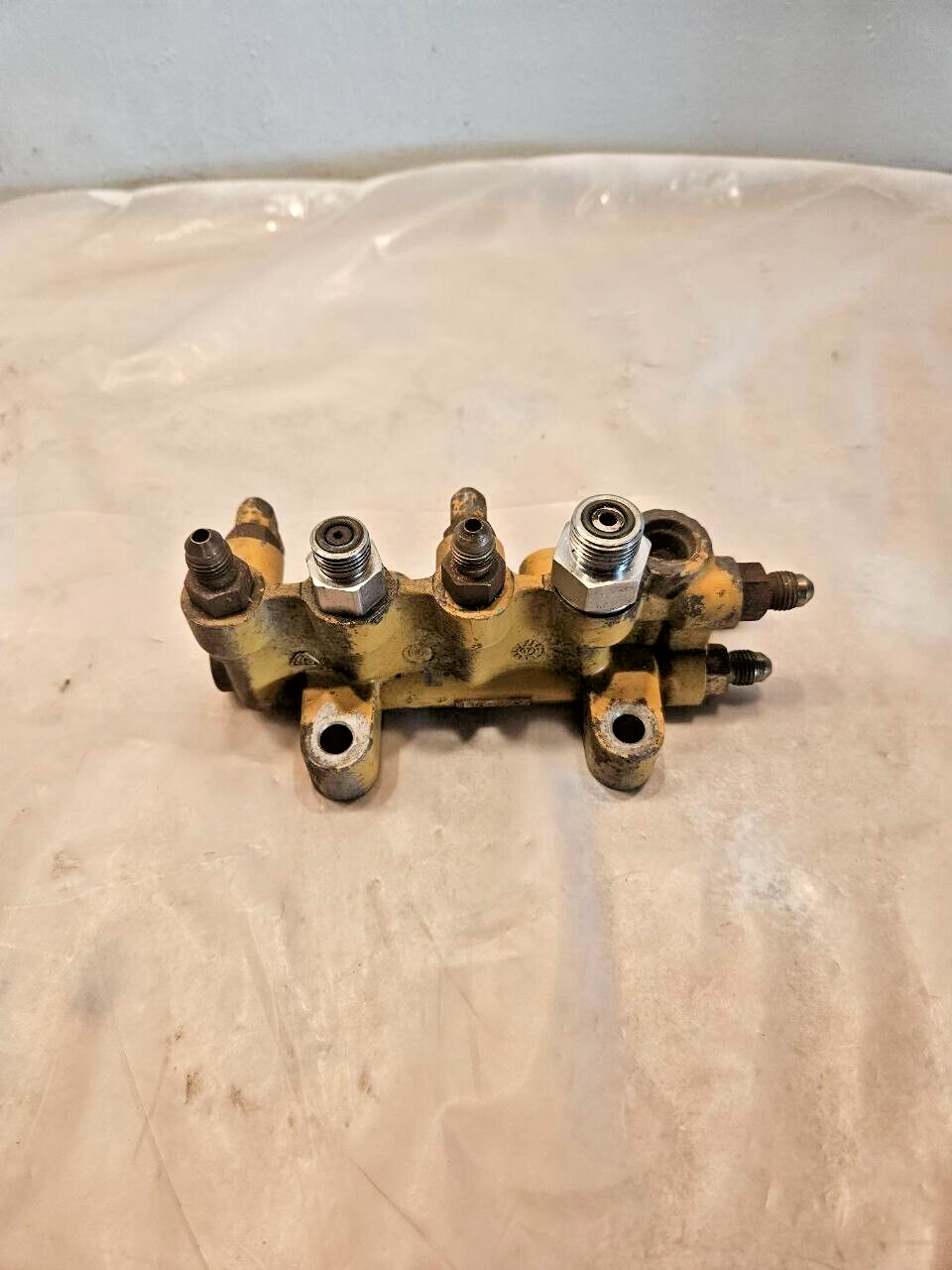 CATERPILLAR C-15 CAT DIESEL ENGINE FUEL MANIFOLD 308-0797 OEM
