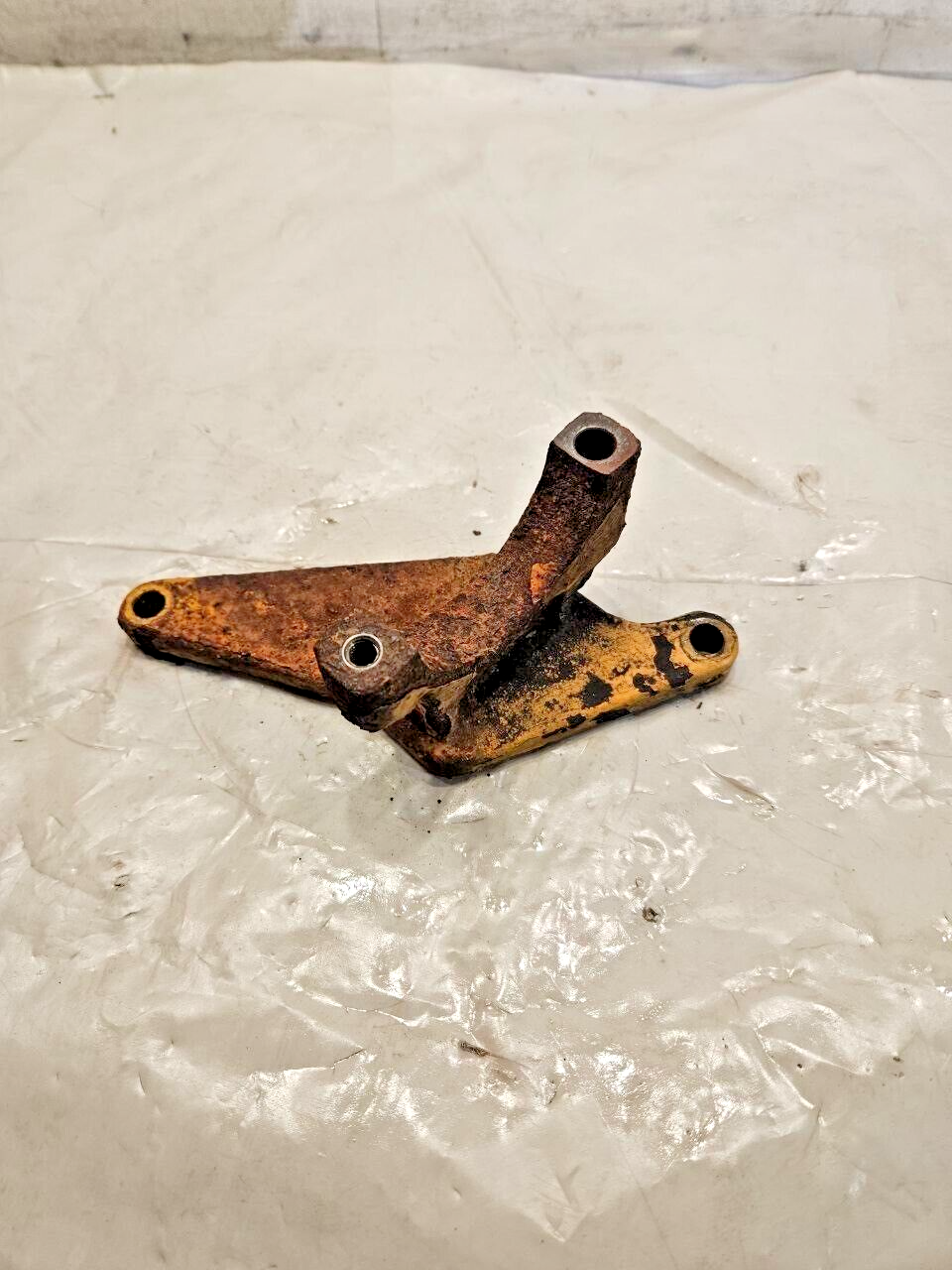 CATERPILLAR CAT C15 ACERT DIESEL ENGINE BRACKET  OEM