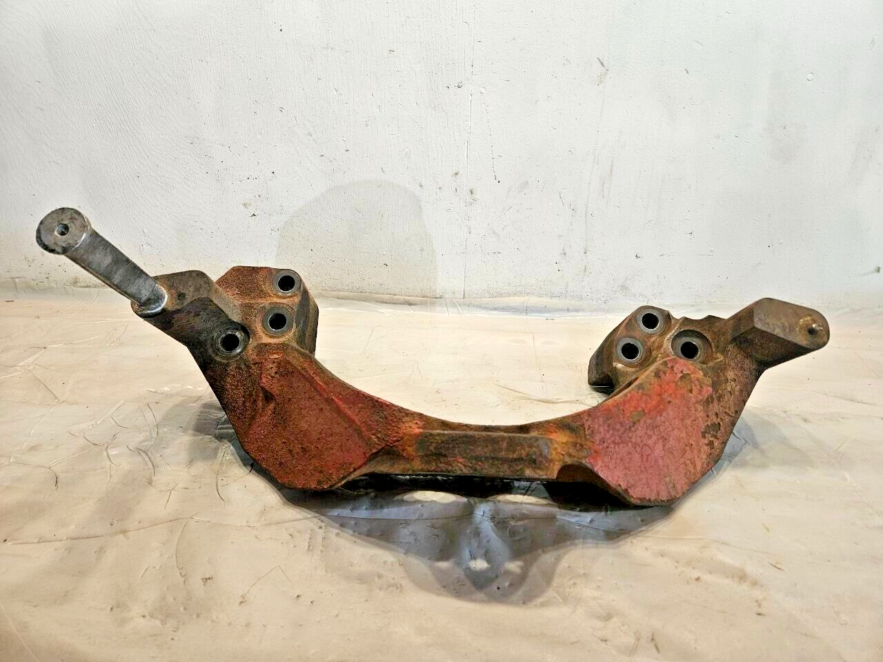 Cummins ISX15 diesel engine Front Support Bracket 3686624 OEM