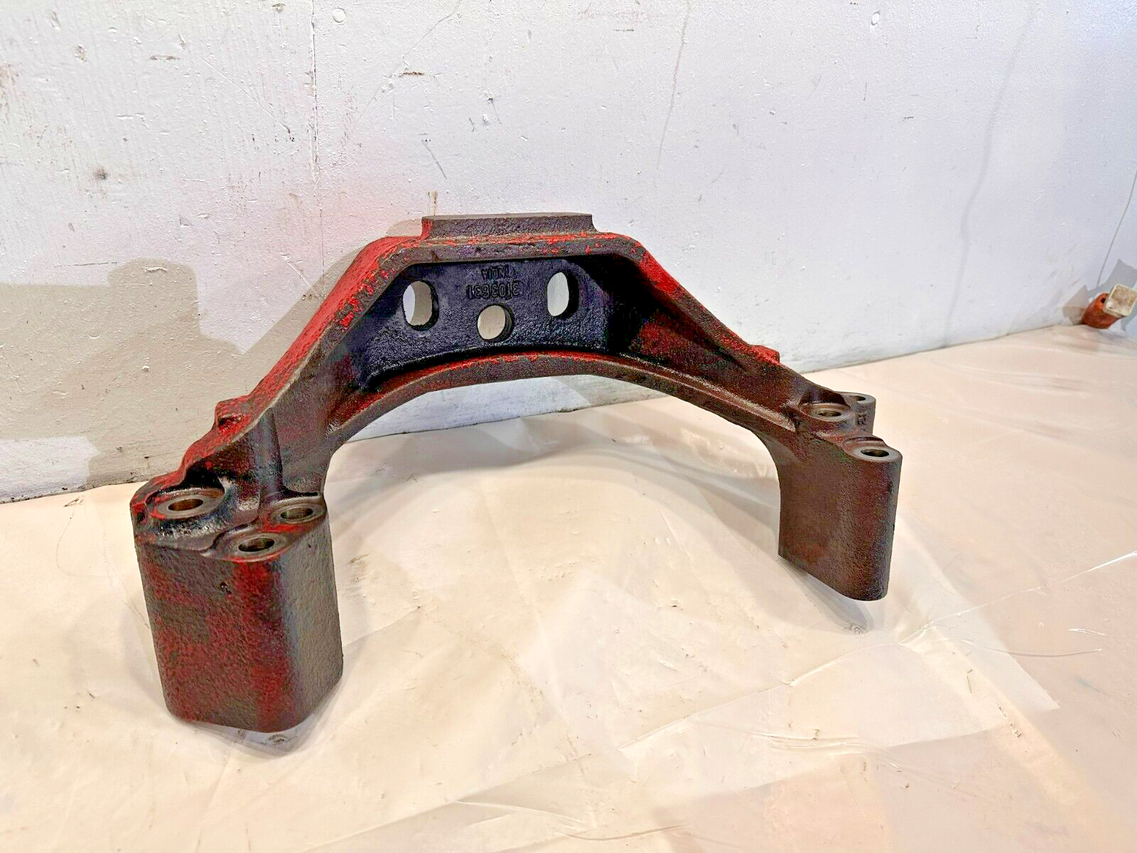 ISX DOHC Cummins Diesel Engine FRONT ENGINE SUPPORT MOUNT 3103631 OEM