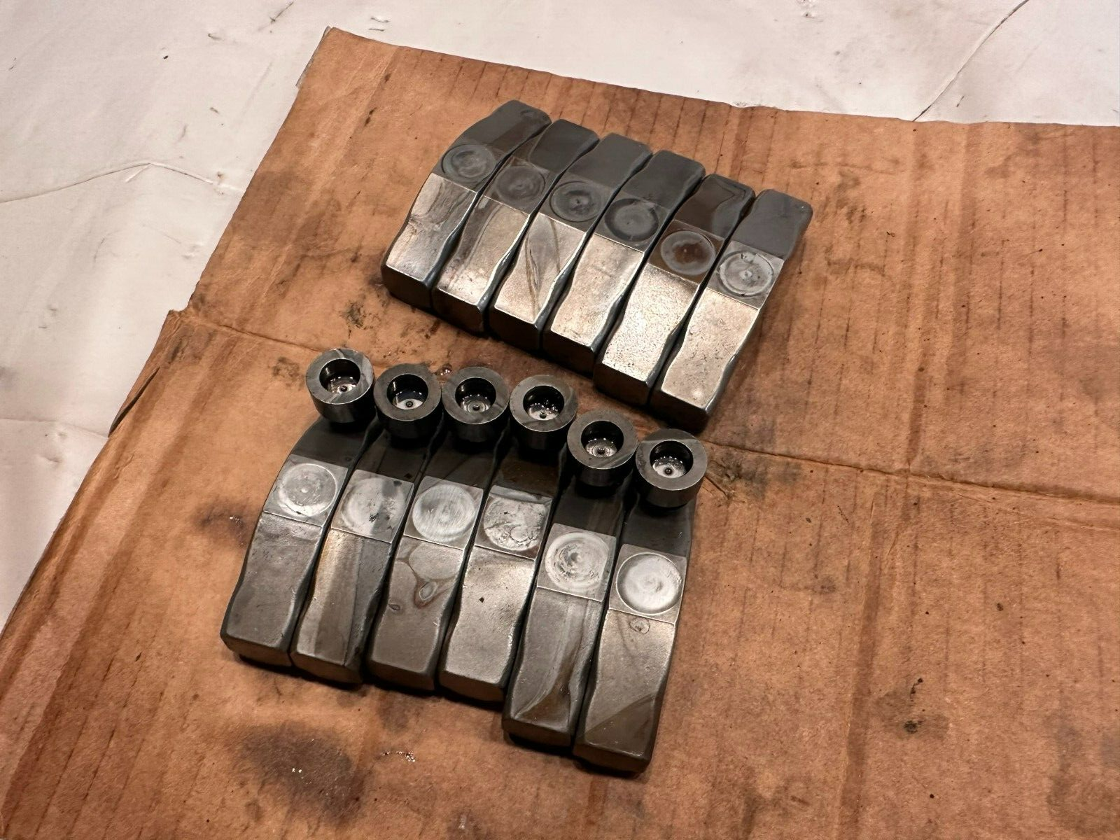 Set of 12 Cummins ISX/QSX 15 Diesel Engine Crosshead Valves 4059342; 4059329 OEM