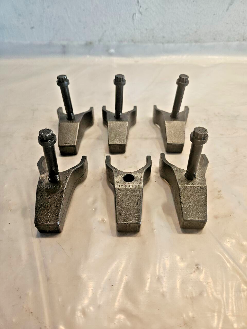 Set of 6 Cummins N14 Plus Diesel Engine Fuel Injector Clamp & Bolt 3064393 OEM